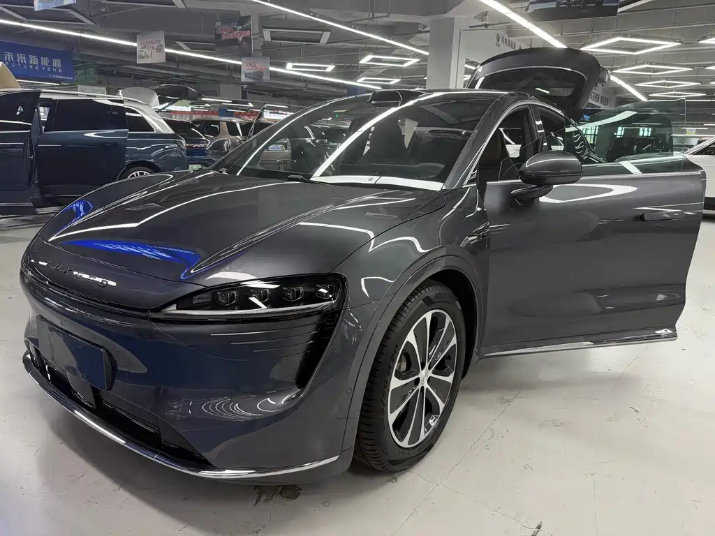 Luxeed Zhijie R7 2025