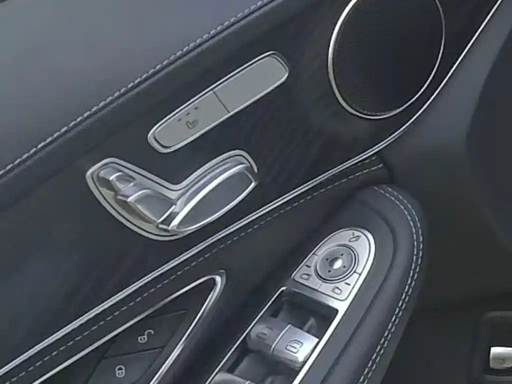 Mercedes-Benz C-Class — миниатюра 7