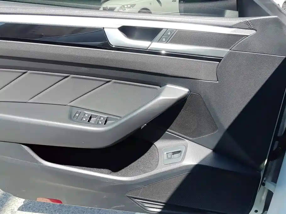 Volkswagen CC — миниатюра 7