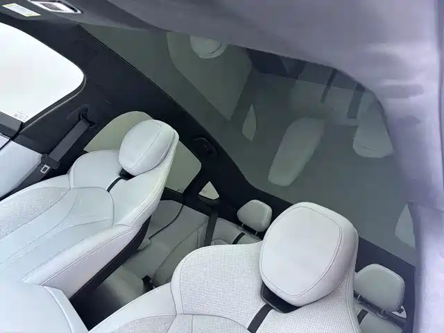 XPeng P7 — миниатюра 14