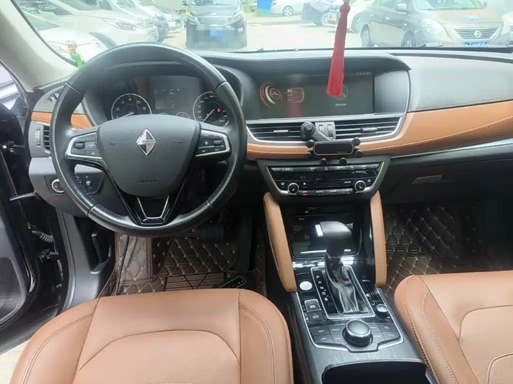 Borgward BX7 — миниатюра 10