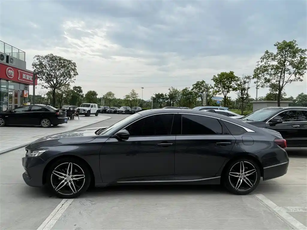 Honda Accord 2022 260TURBO Luxury