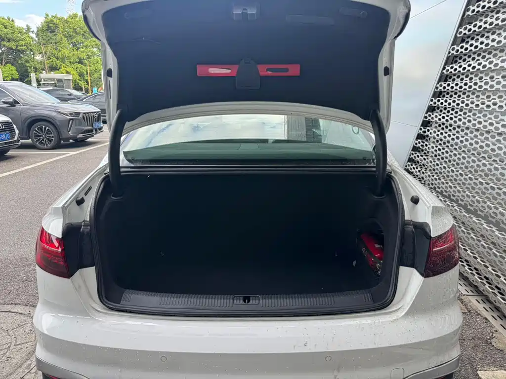 Audi A4L — миниатюра 6