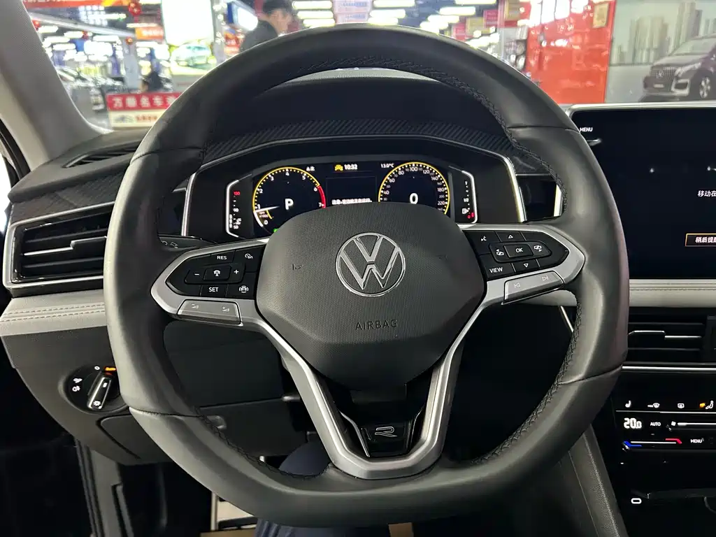 Volkswagen Tiguan L L 2024 330TSI AT R-Line