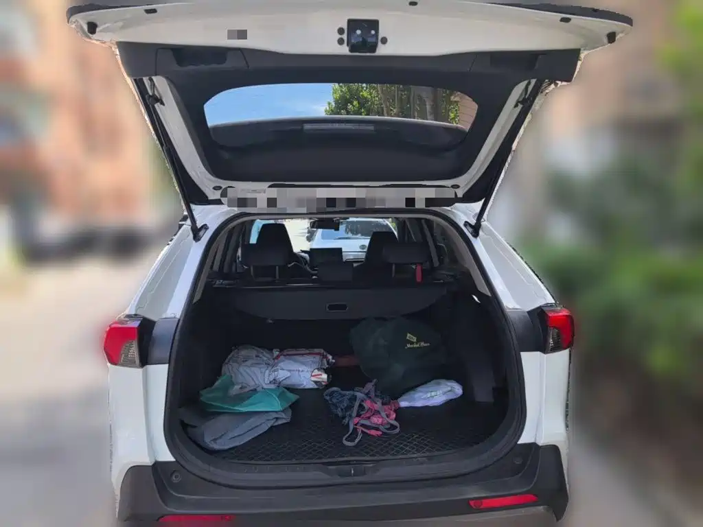 Toyota RAV4 — миниатюра 15
