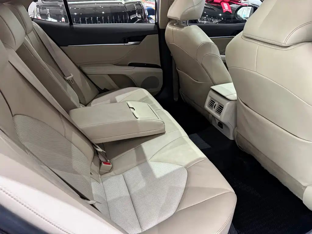 Toyota Camry — миниатюра 25