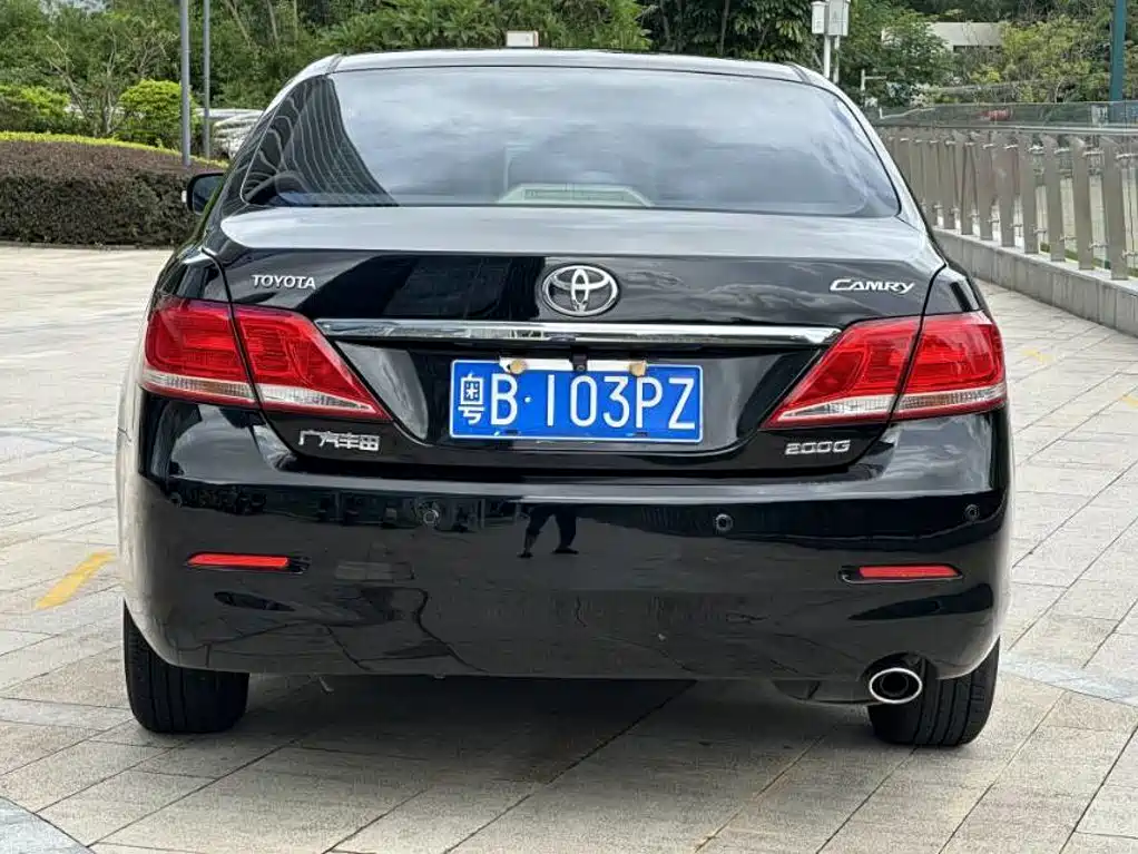 Toyota Camry — миниатюра 9