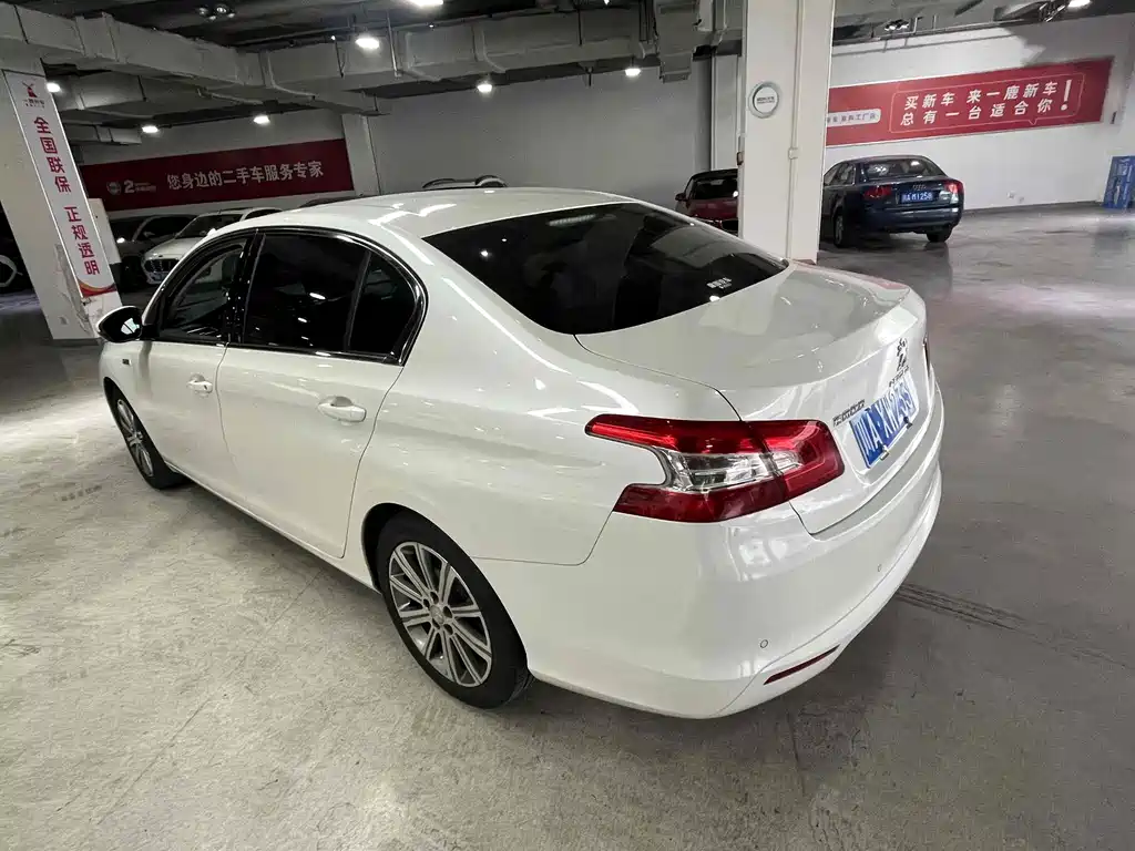 Peugeot 408 2015 1.2T AT Luxury