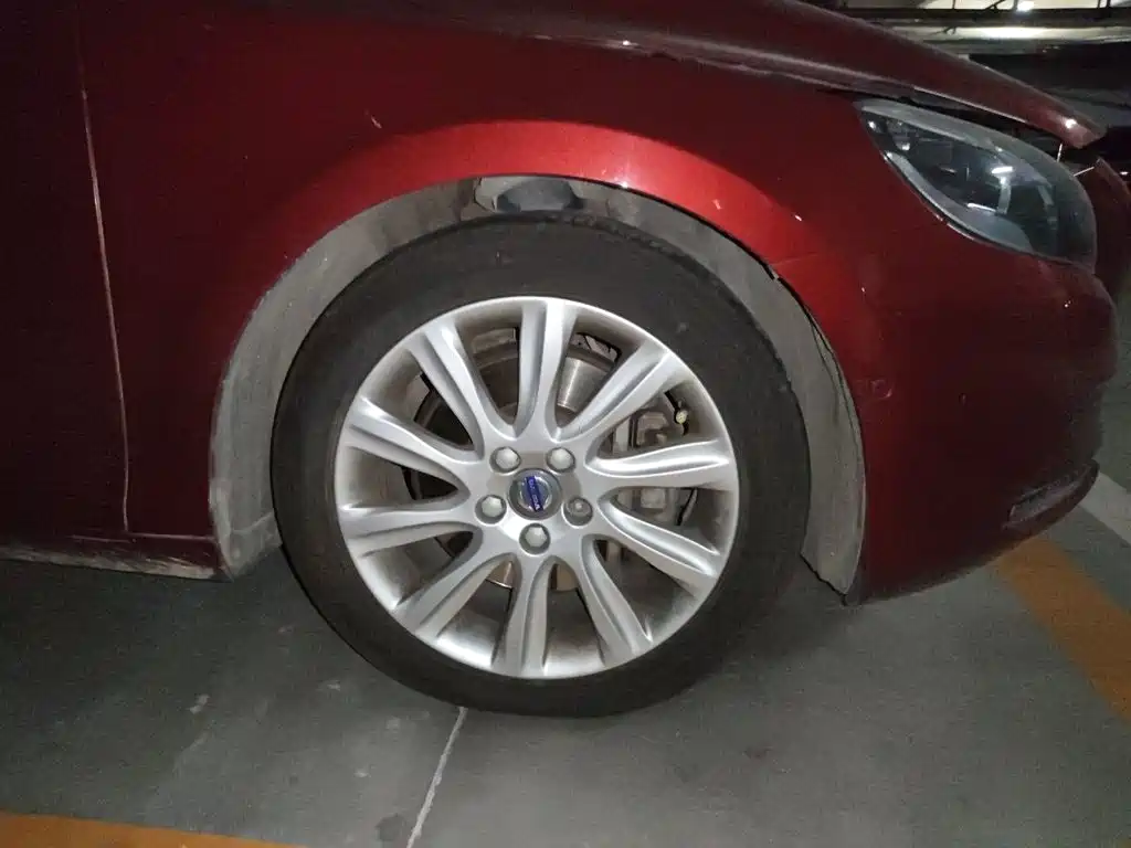 Volvo V40 — миниатюра 8