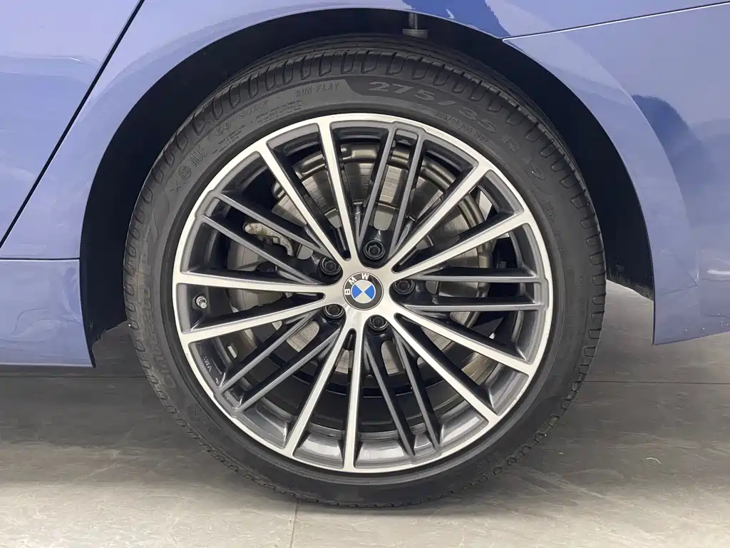 BMW 5 Series — миниатюра 19