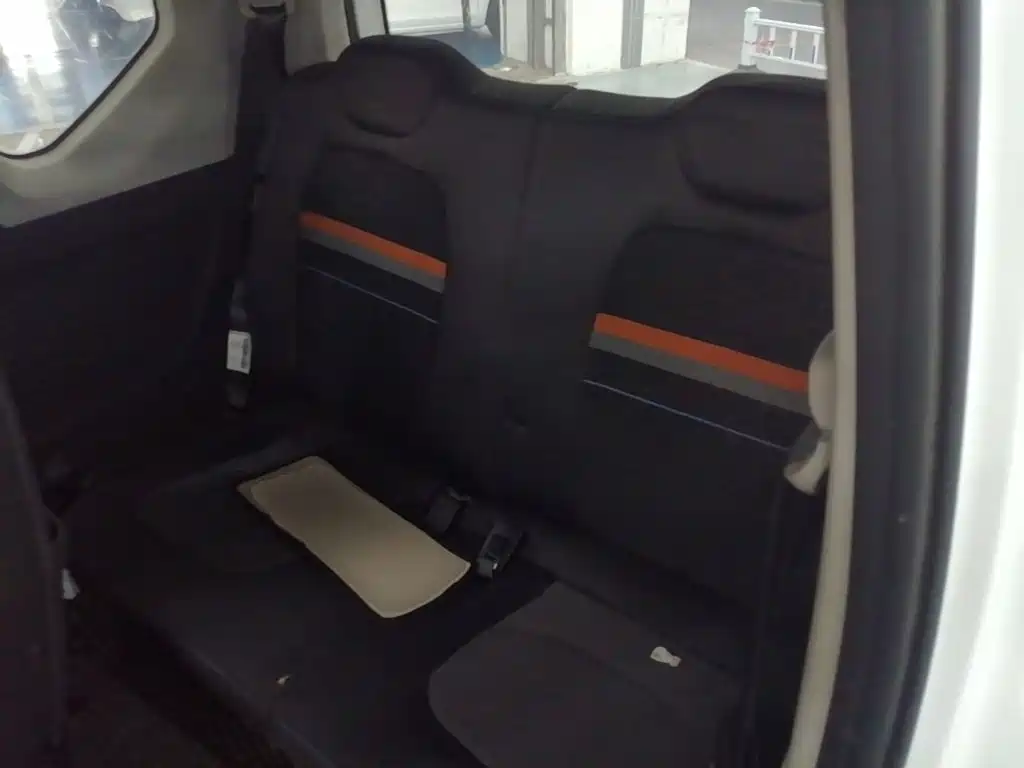 Wuling MINIEV — миниатюра 17