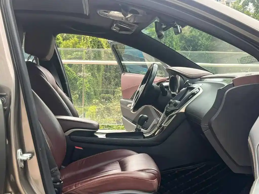 Buick LaCrosse — миниатюра 9