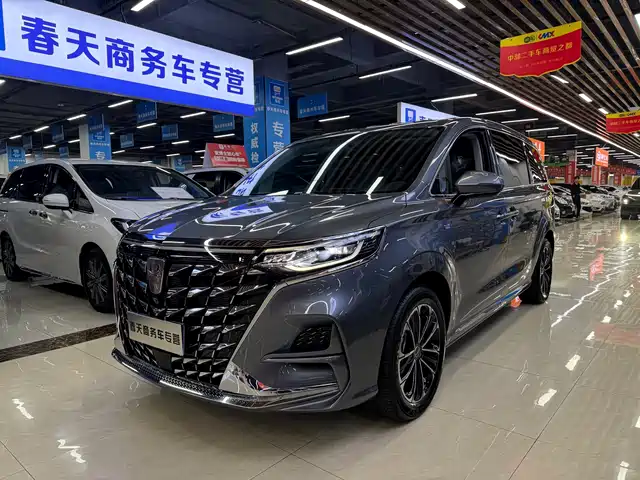 Roewe iMAX8