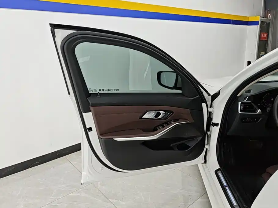 BMW 3 Series — миниатюра 7