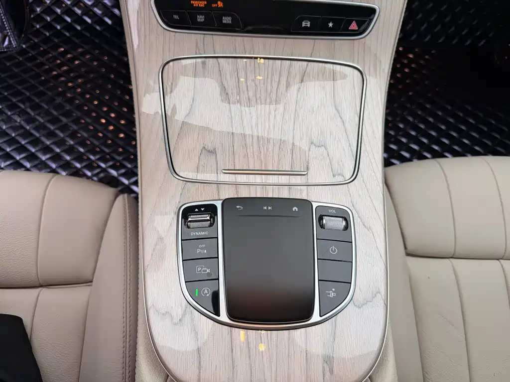 Mercedes-Benz E-Class (Import) — миниатюра 9