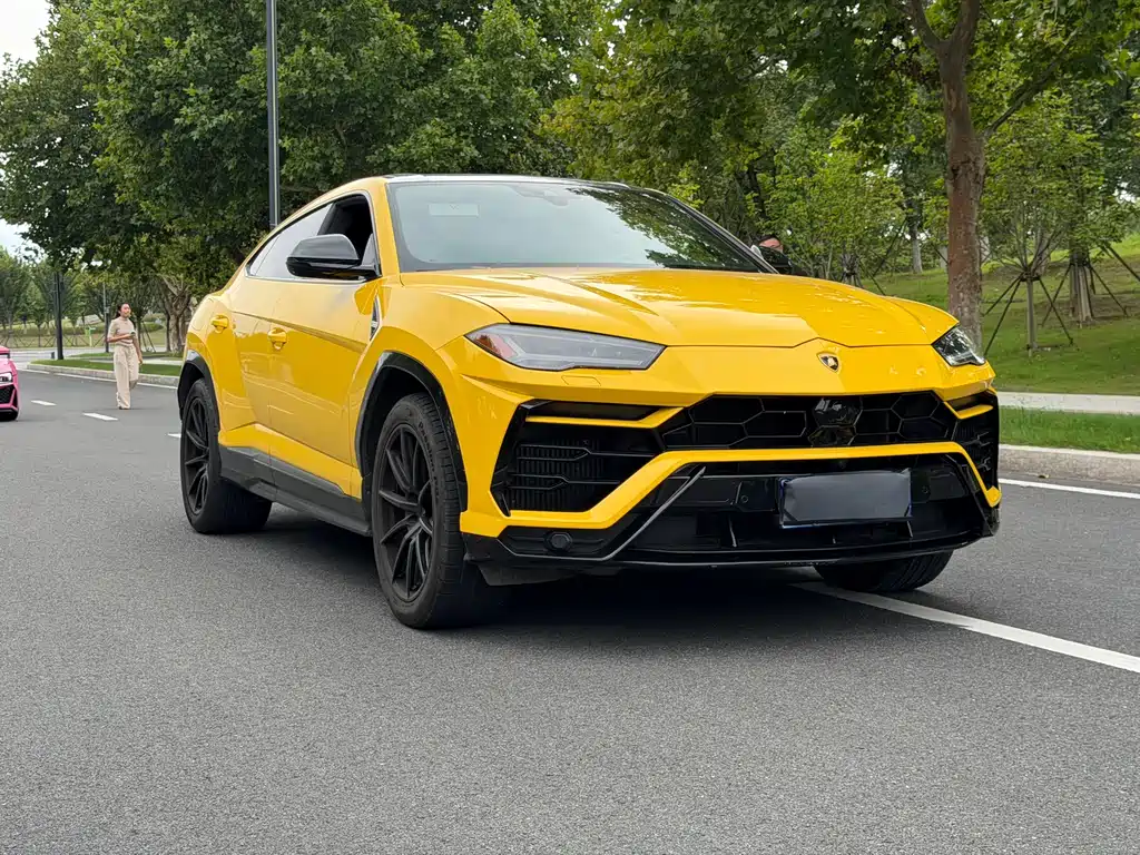 Lamborghini Urus — миниатюра 3