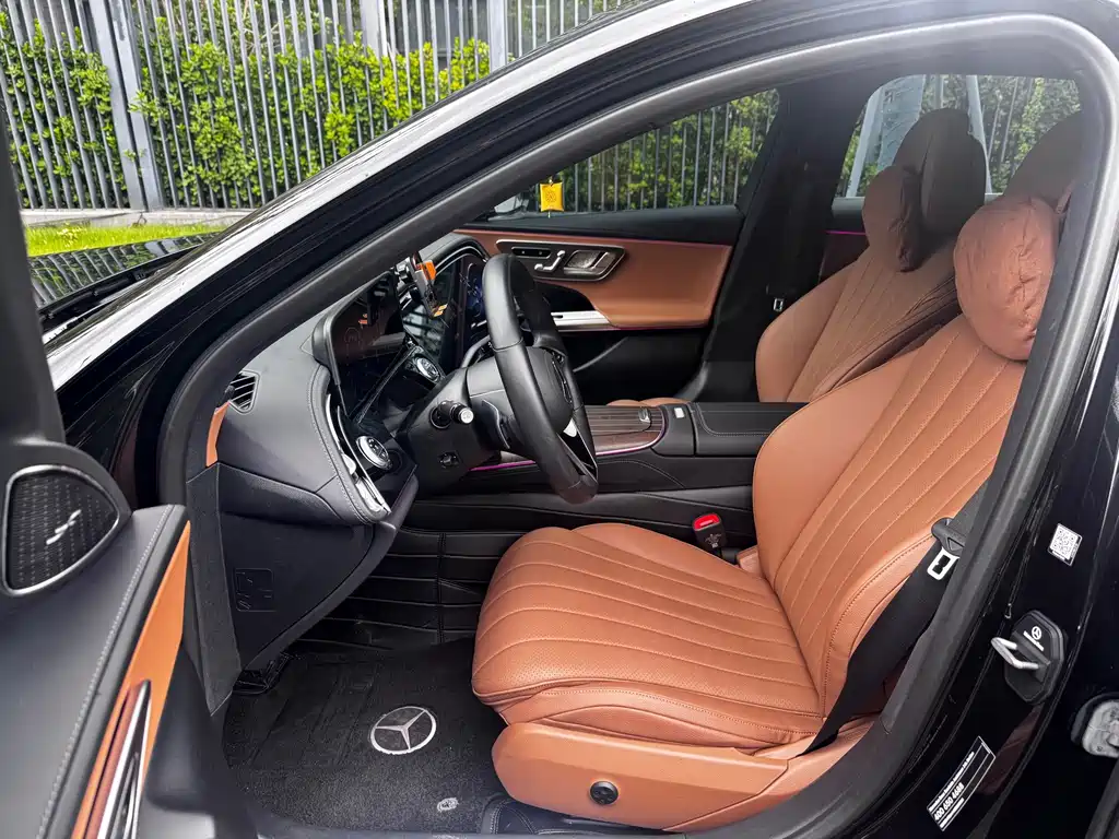 Mercedes-Benz E-Class — миниатюра 6