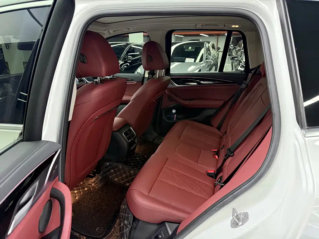 BMW iX3 — миниатюра 7