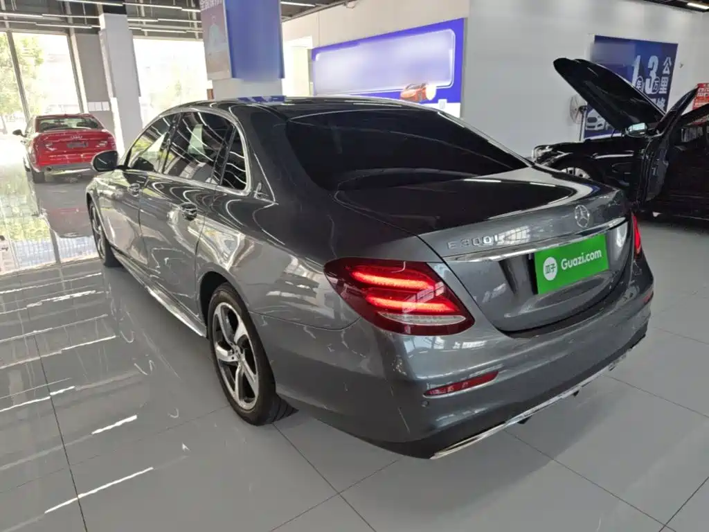 Mercedes-Benz E-Class — миниатюра 5