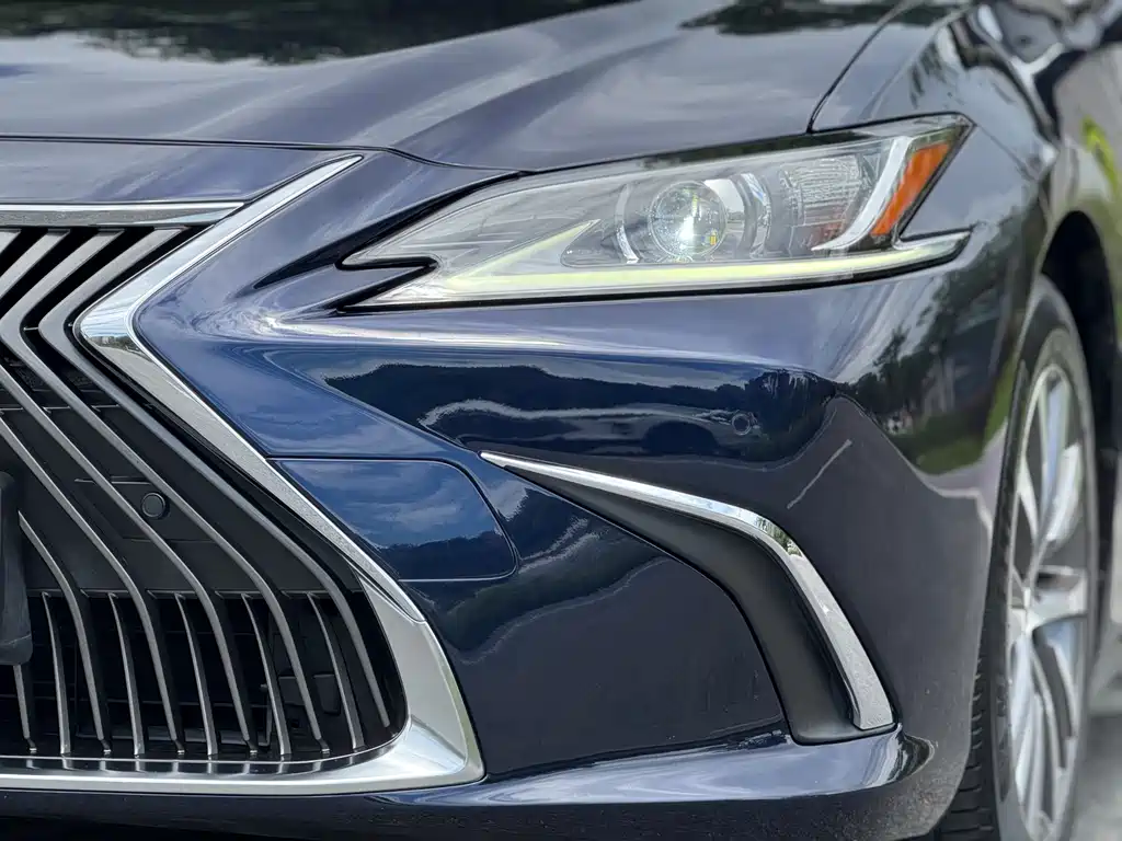 Lexus ES — миниатюра 15