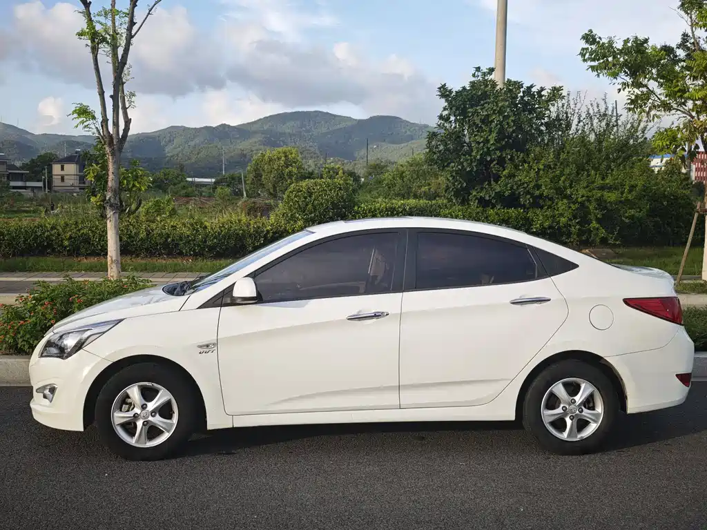 Hyundai Verna — миниатюра 3
