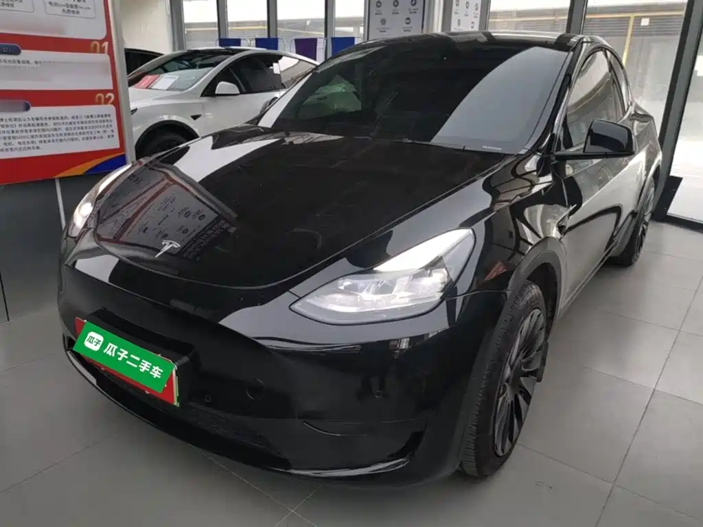 Tesla Model Y 2024