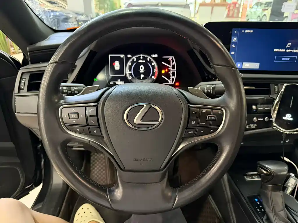 Lexus ES — миниатюра 6