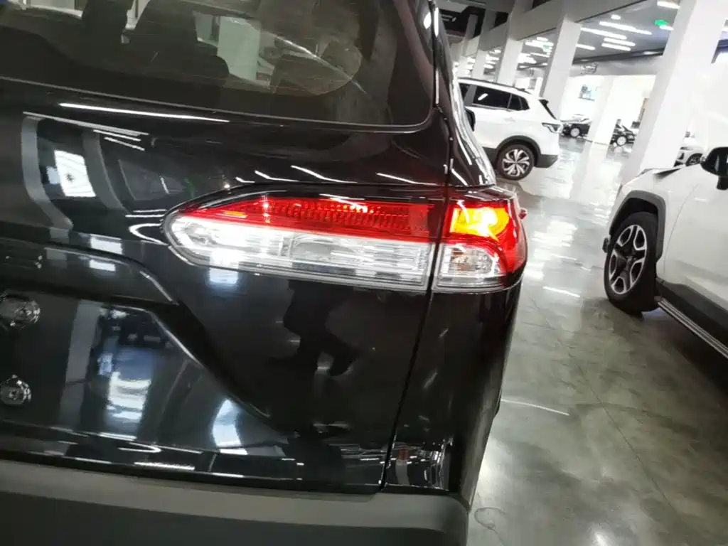 Toyota Corolla Cross — миниатюра 8