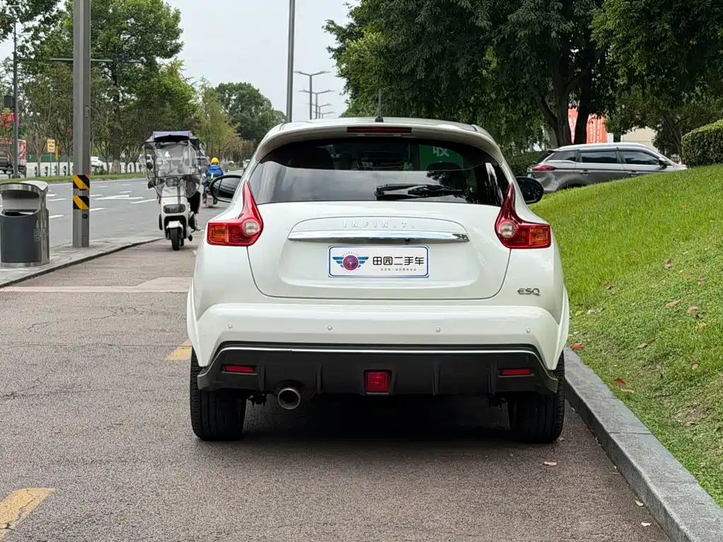 Infiniti ESQ — миниатюра 5