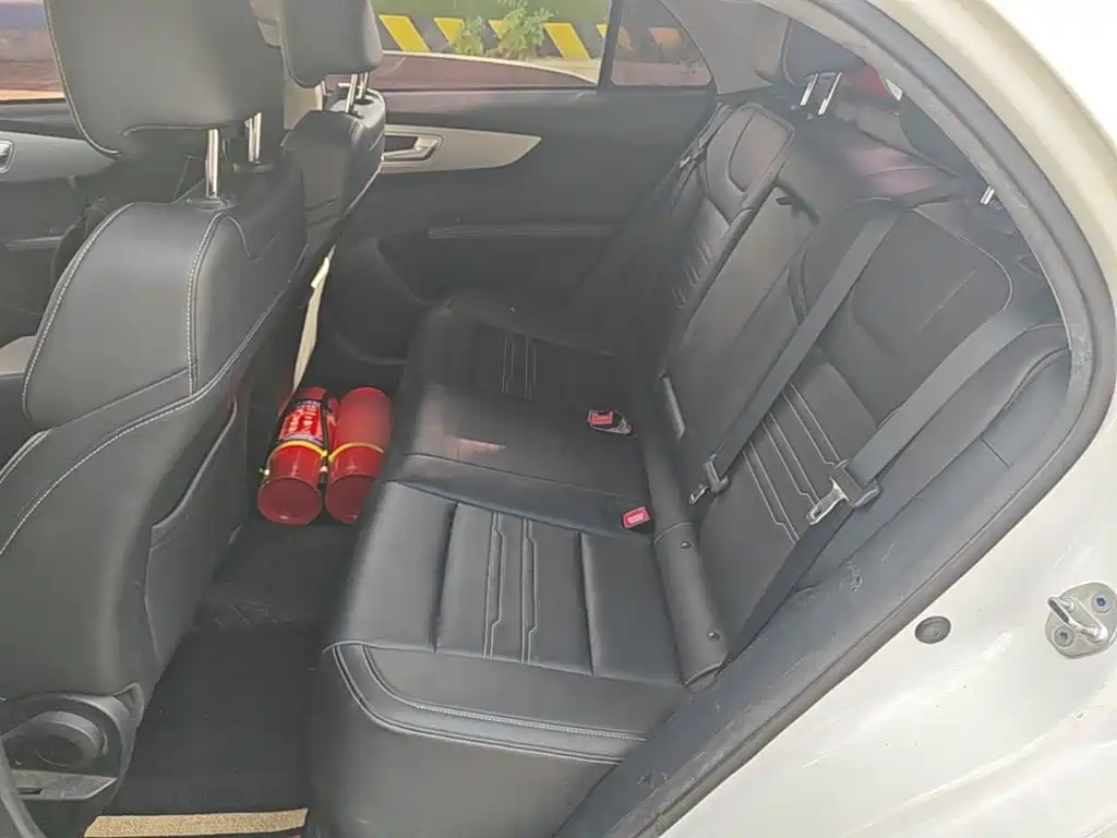 BYD Qin — миниатюра 17