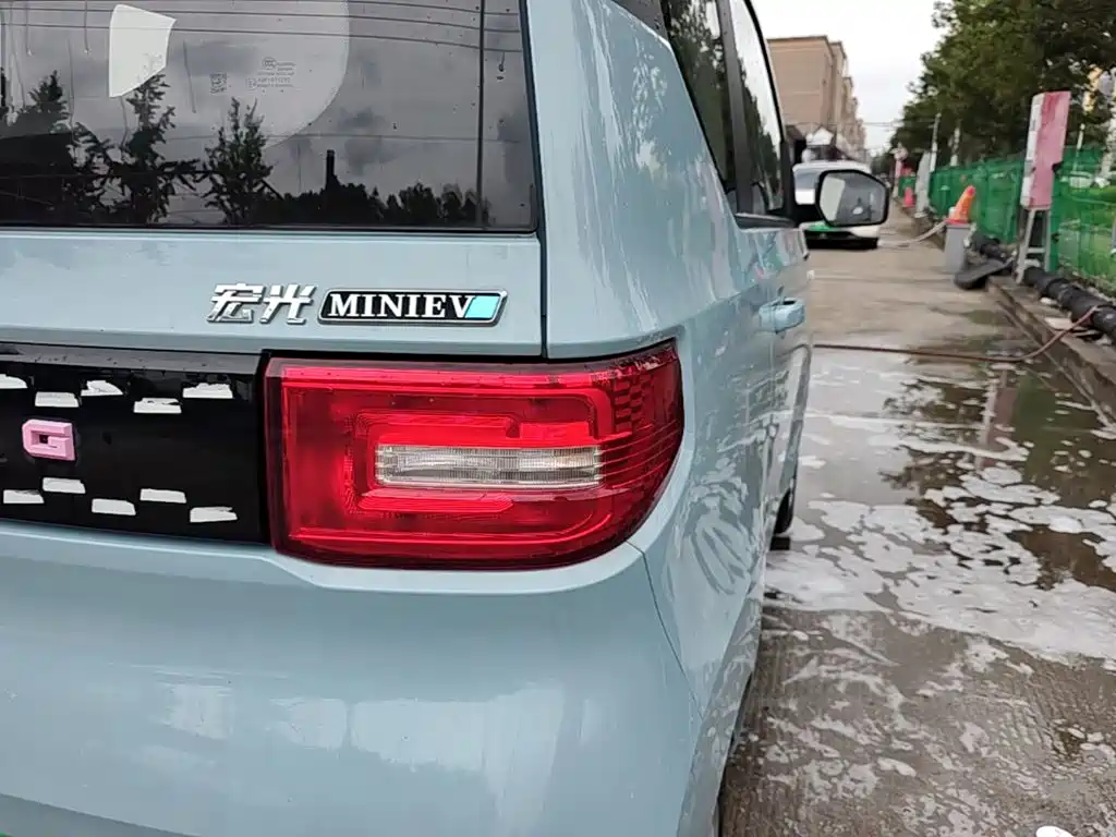 Wuling MINIEV — миниатюра 8
