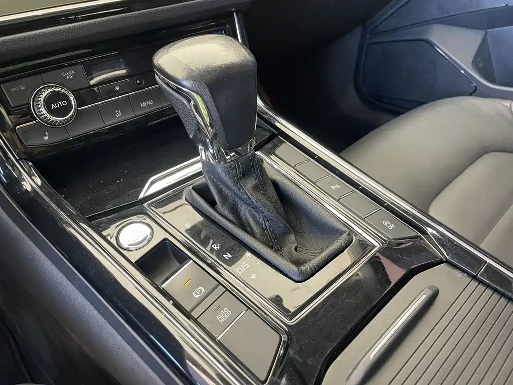 Volkswagen Phideon — миниатюра 10