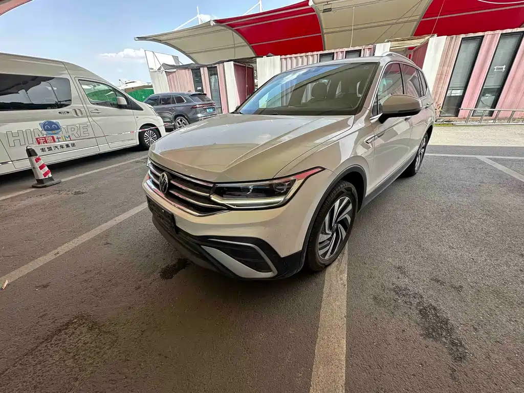 Volkswagen Tiguan L 2023