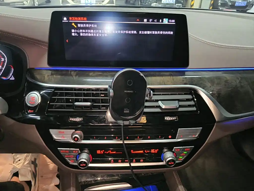 BMW 5 Series — миниатюра 13