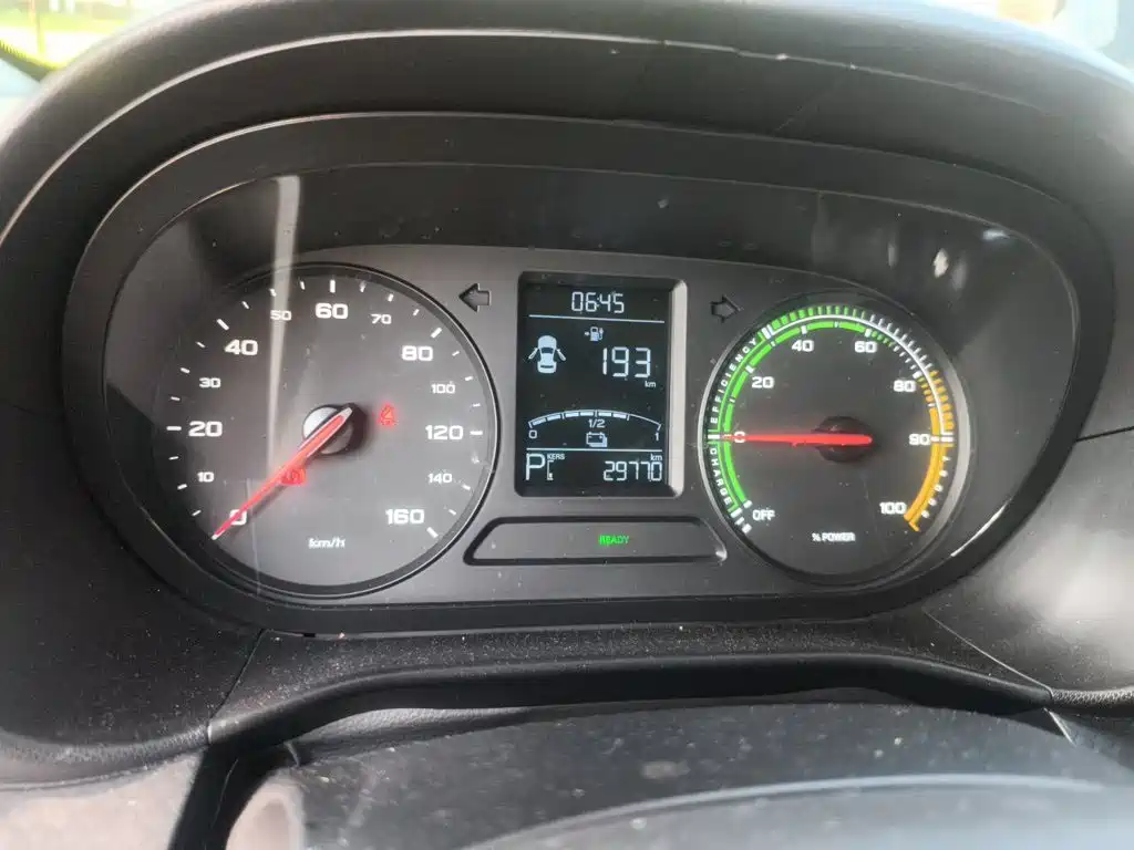Roewe Clever — миниатюра 7