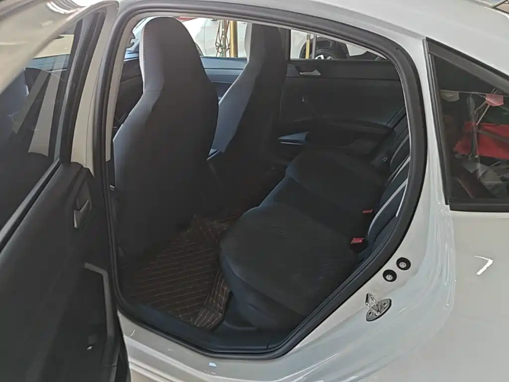 Volkswagen Lavida — миниатюра 17