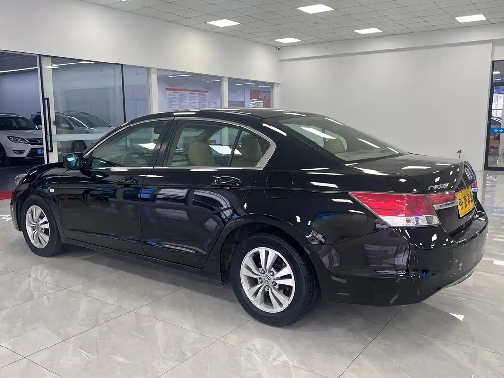Honda Accord — миниатюра 5