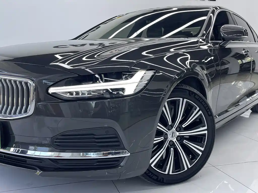 Volvo S90 PHEV — миниатюра 23