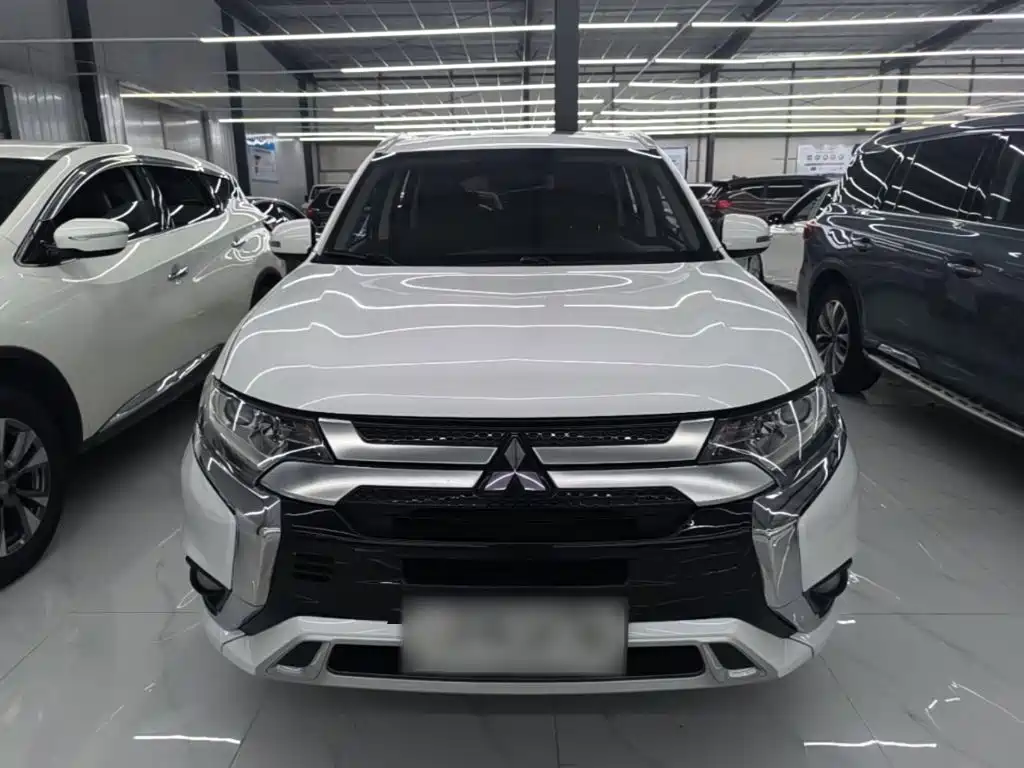Mitsubishi Outlander — миниатюра 3