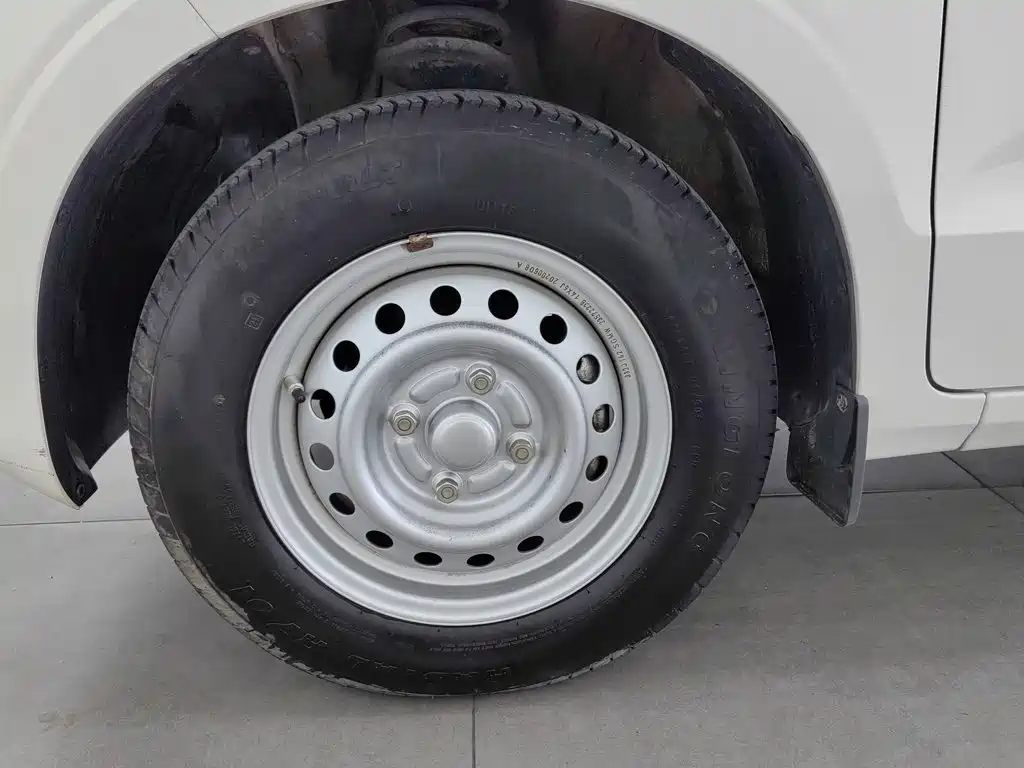 Wuling Hongguang V — миниатюра 17