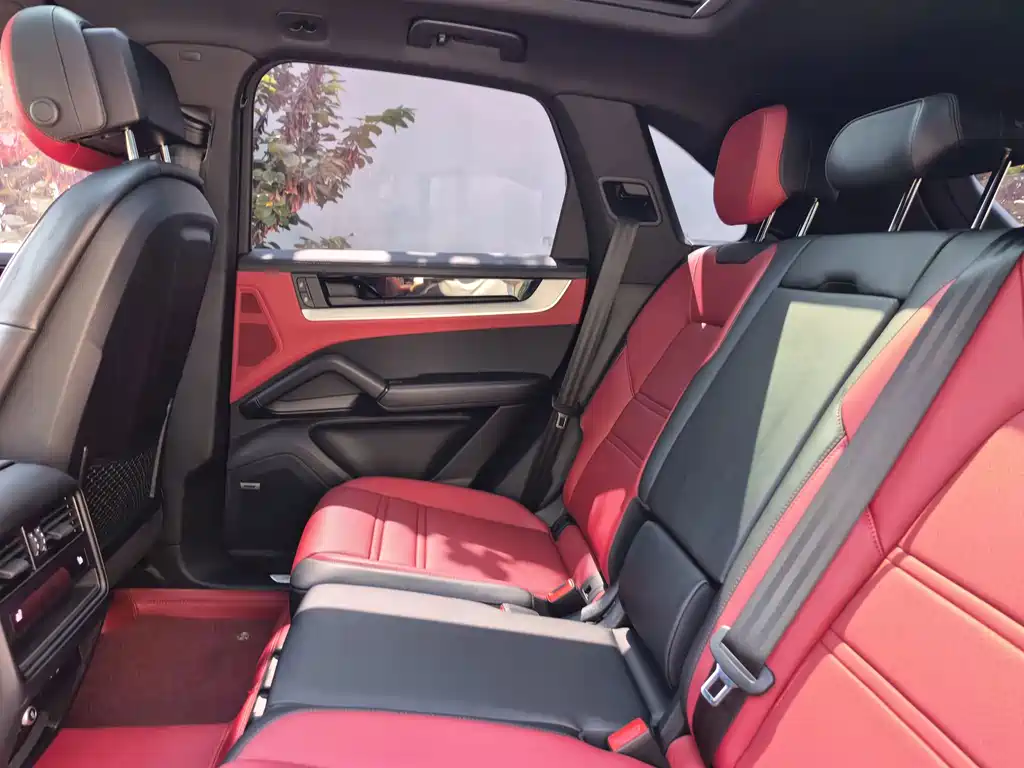 Porsche Cayenne Hybrid — миниатюра 12
