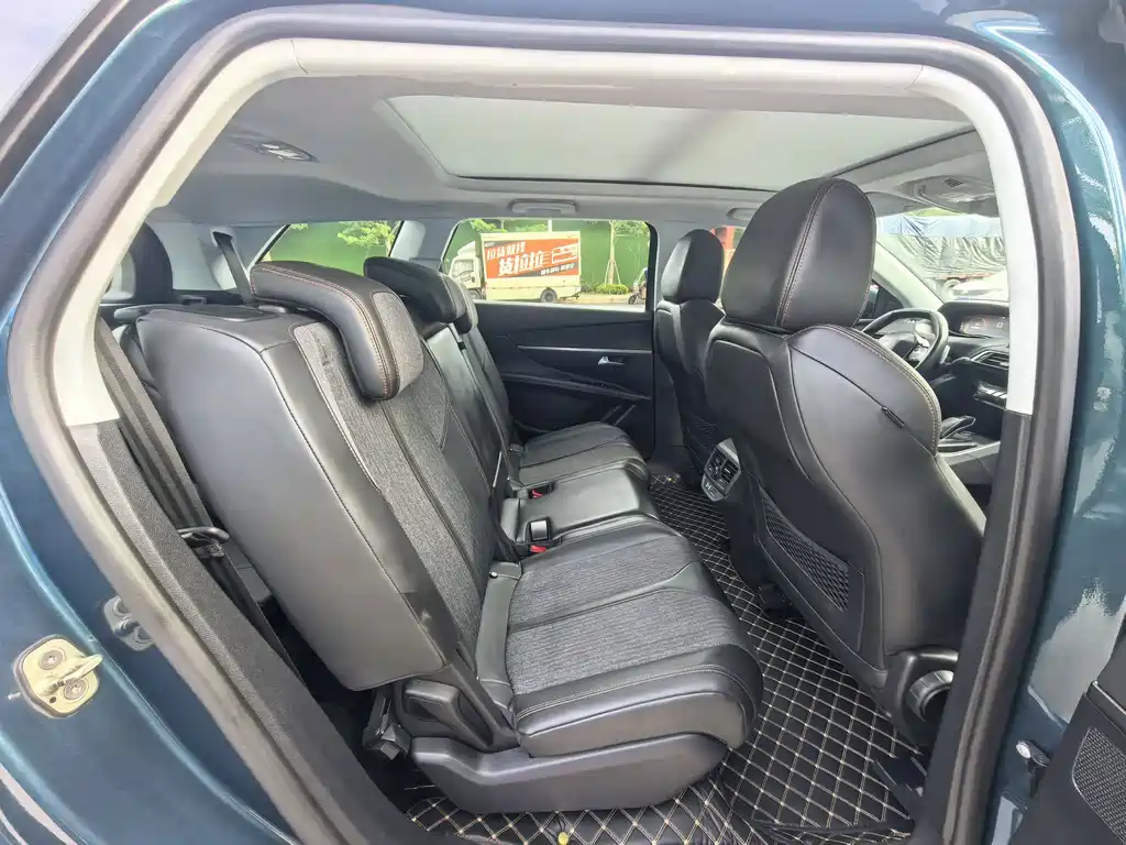 Peugeot 5008 2017 380THP 7 мест Elite