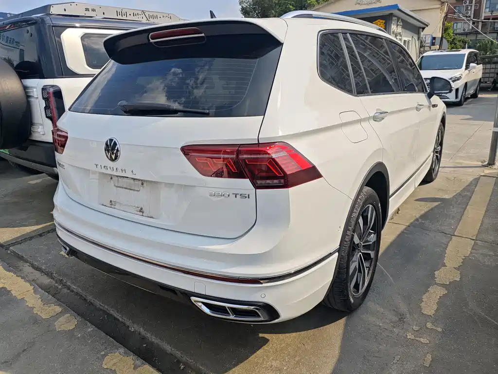 Volkswagen Tiguan L — миниатюра 14