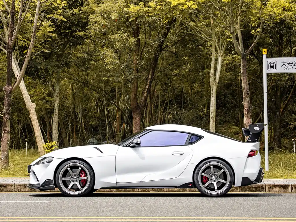 Toyota Supra — миниатюра 9