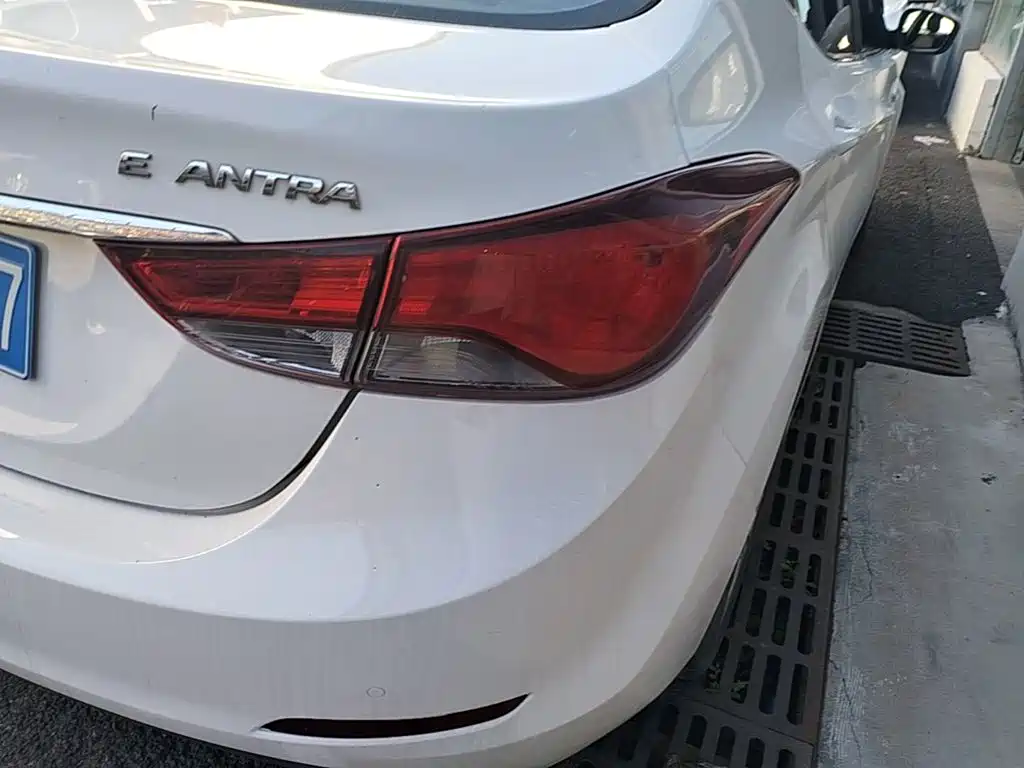 Hyundai Elantra Langdong — миниатюра 8