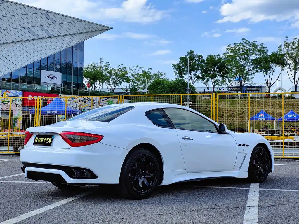 Maserati GranTurismo — миниатюра 5