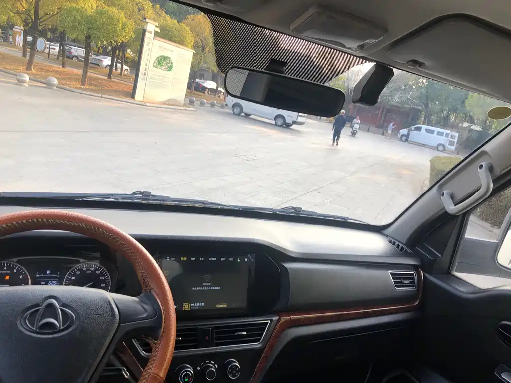 CHANGAN CROSSOVER D5