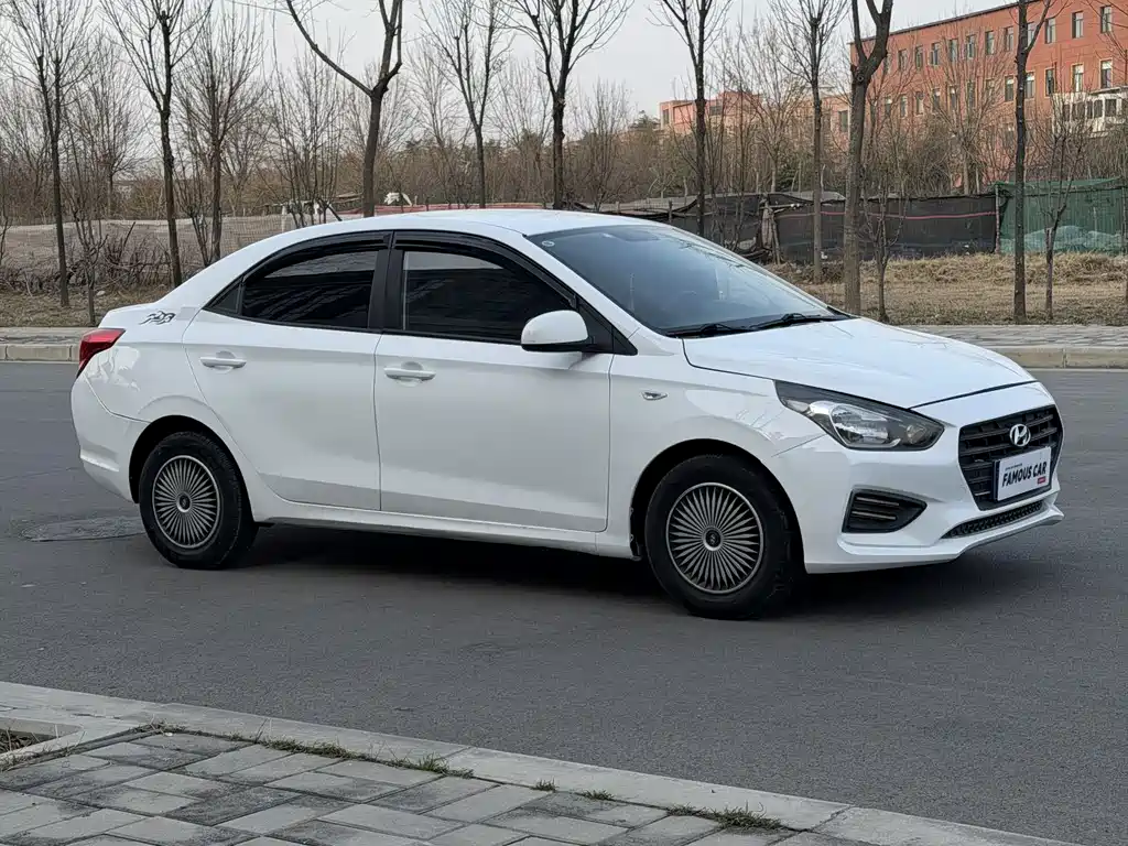 HYUNDAI RENA