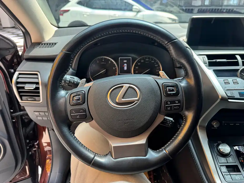 Lexus NX — фотографии объявления, Фото 15