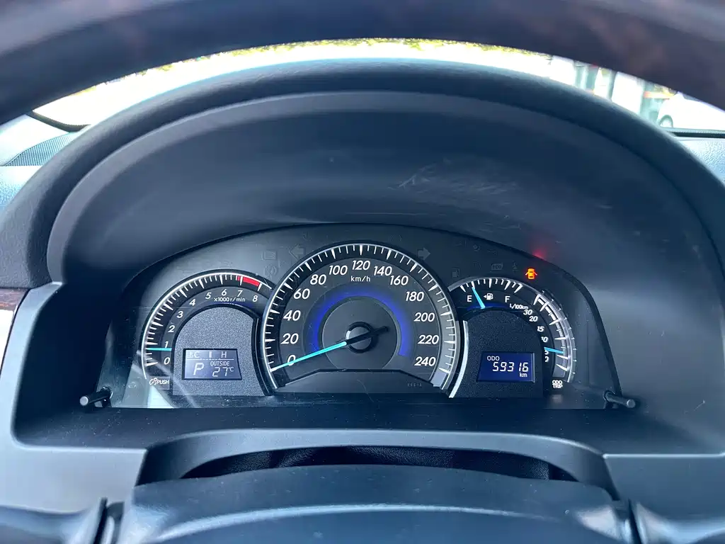 Toyota Camry — миниатюра 16